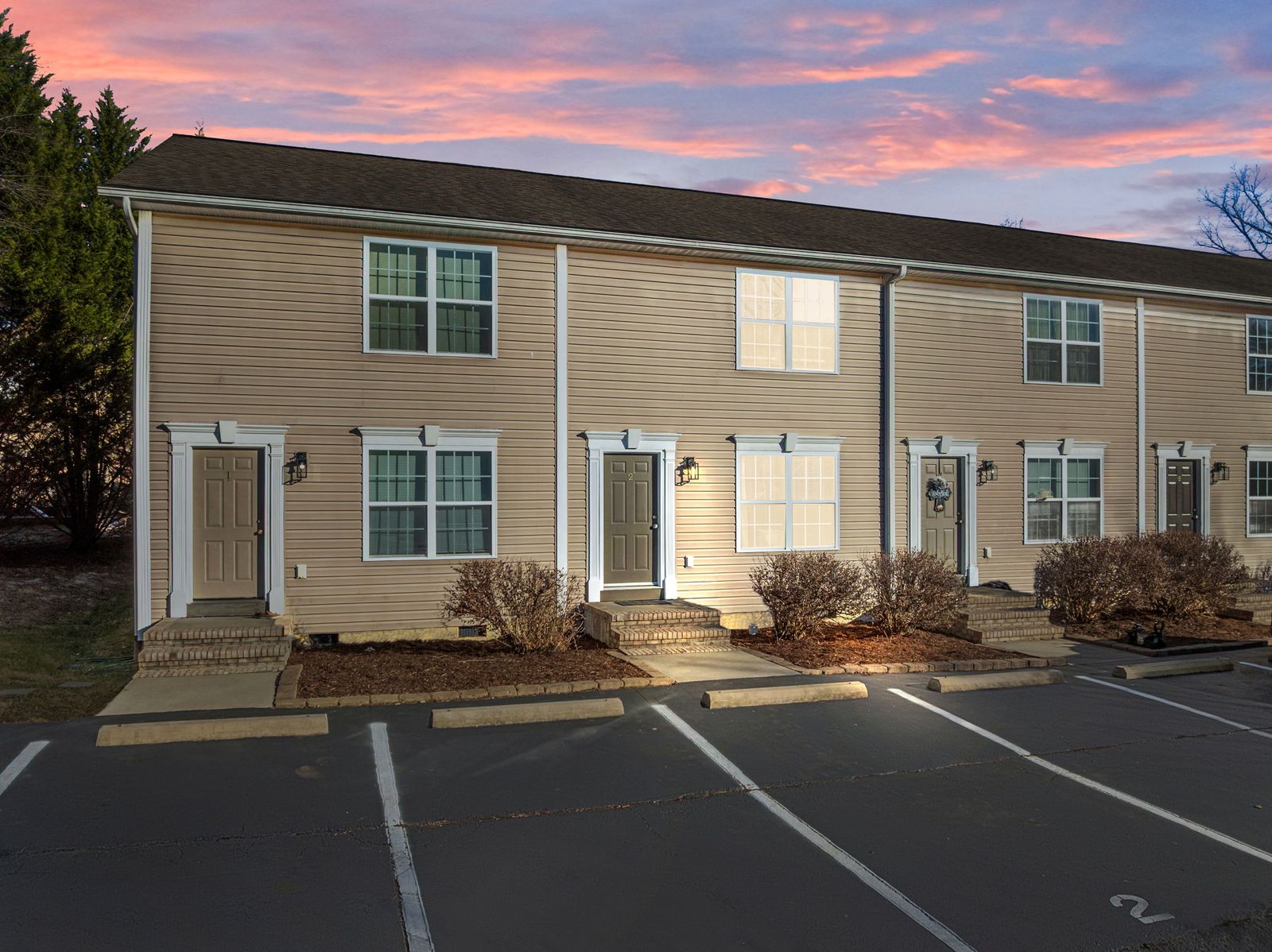 2 Meadow Glen Dr, virtual dusk