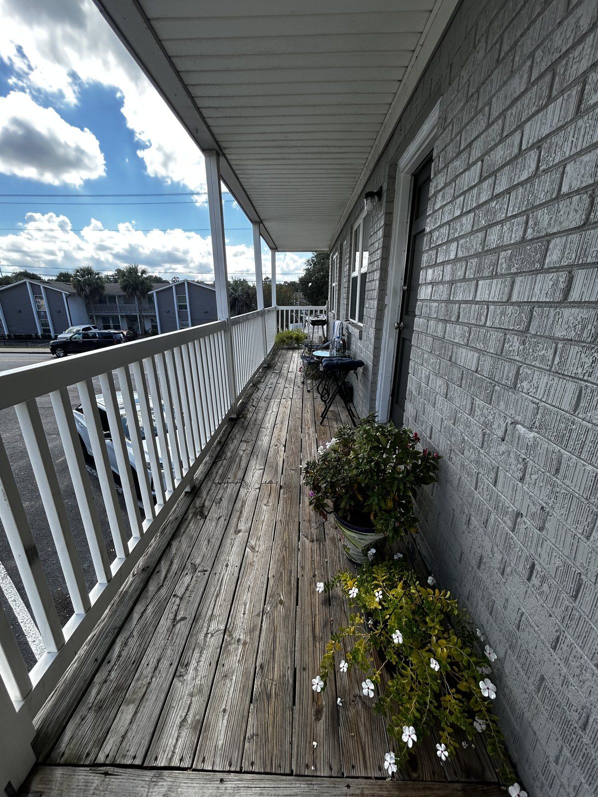 Second-floor walkway