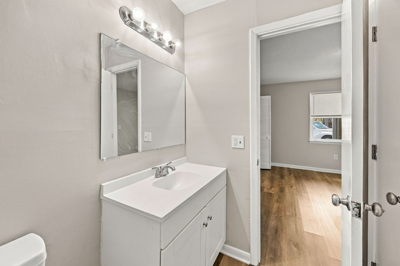 Bathroom vanity